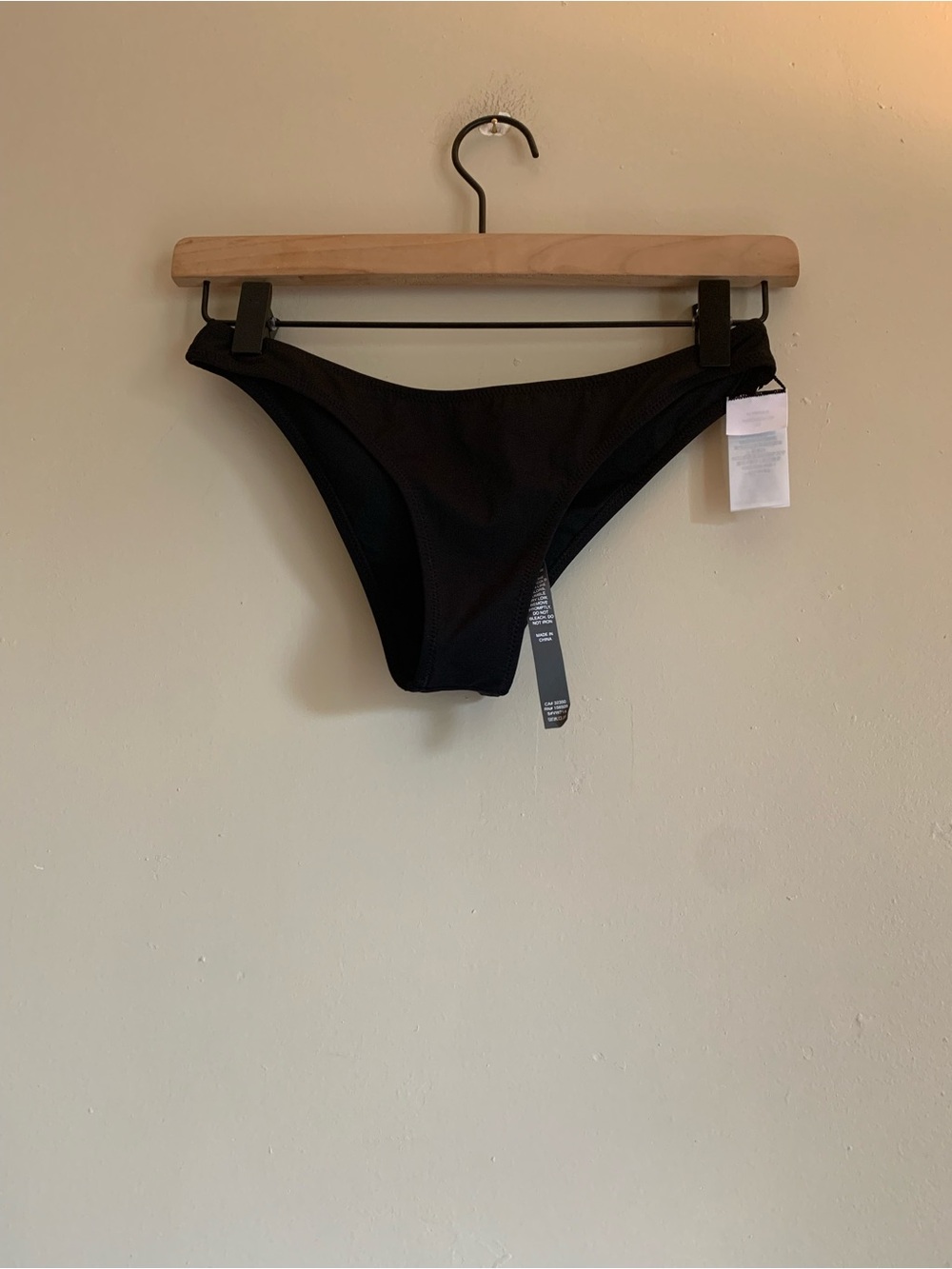 Vuori Women Black Swim Suit Bottom Bikini NWOT Size XS Summer Clothing Bottom - Picture 1 of 3
